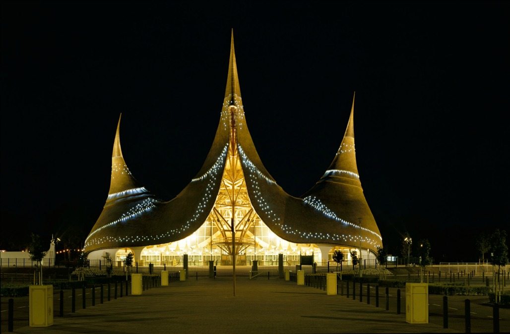A beautiful image of the Efteling entrance by night.
