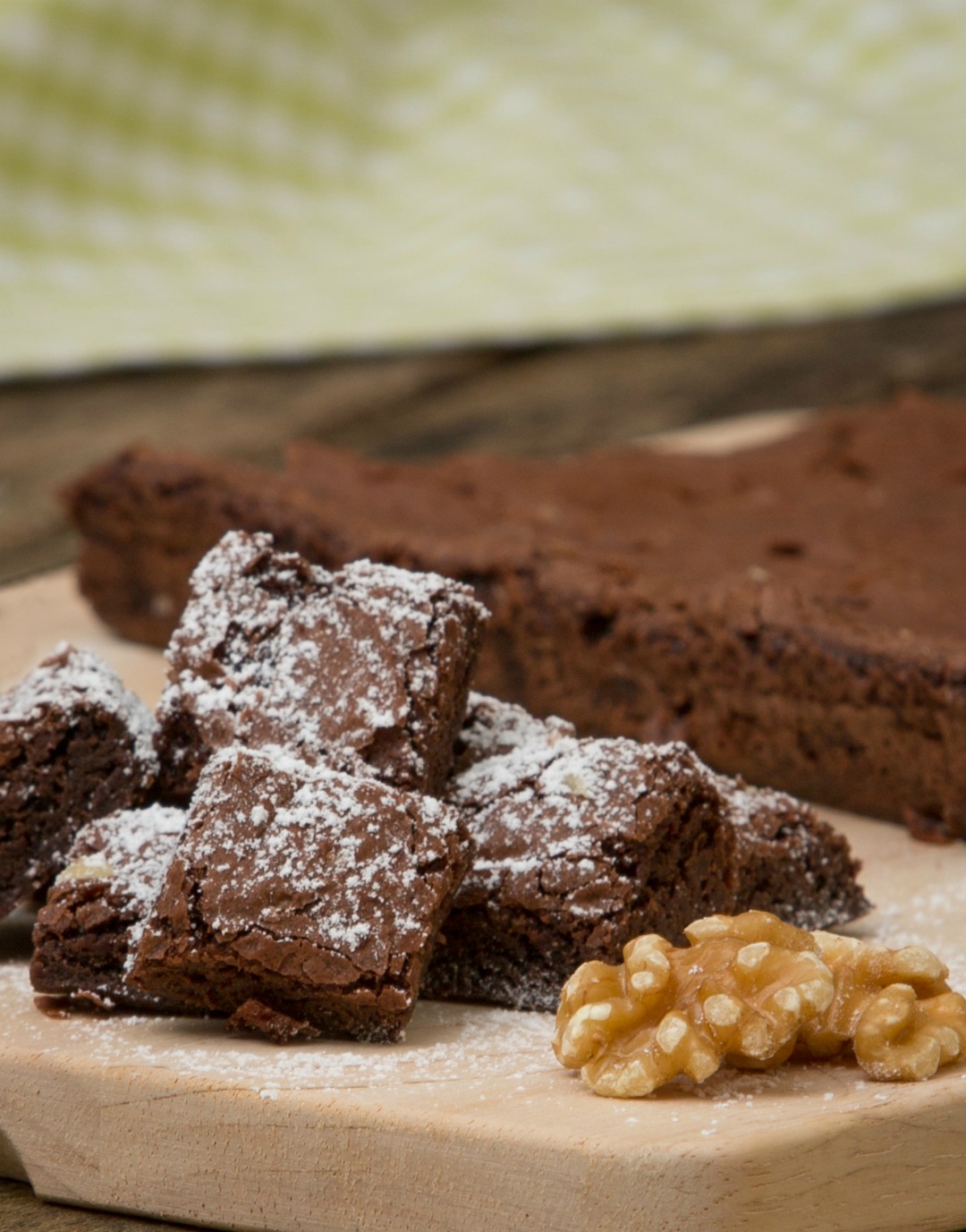 Easiest chocolate brownie recipe ever - perfect for you and the kids to do together. Just look at it! #recipes #brownies #chocolate