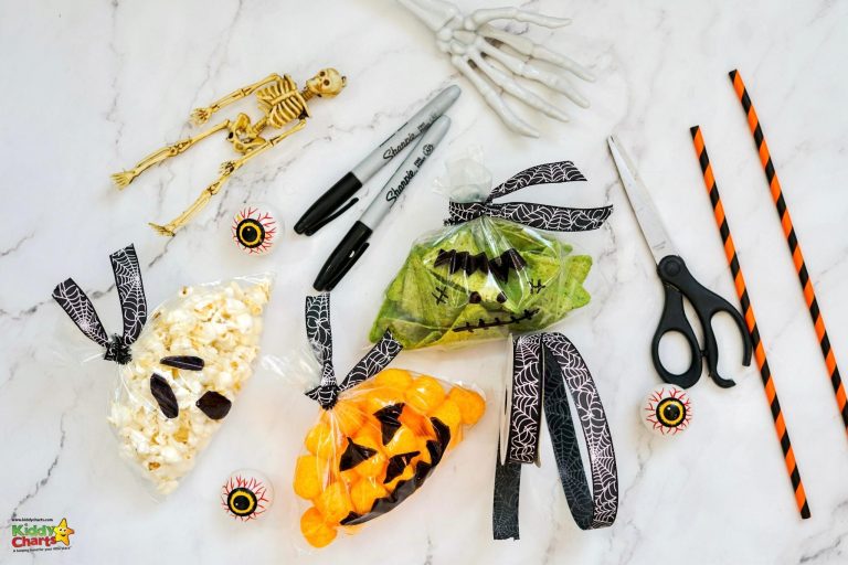 Halloween treat bags that are so easy to make